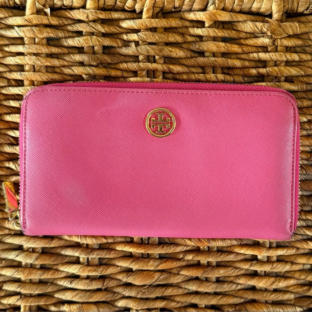 Tory Burch Robinson Pink Saffiano Leather zip around Continental Wallet